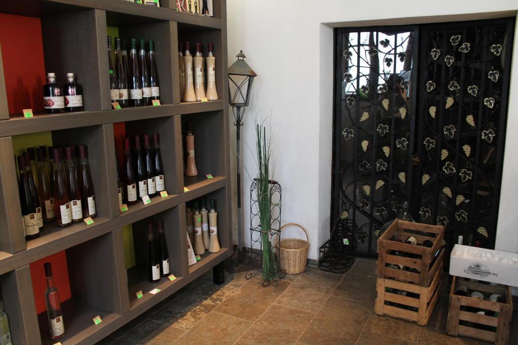 Weinhotel Sonnenschein Ernst Dış mekan fotoğraf