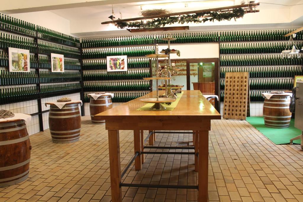 Weinhotel Sonnenschein Ernst Dış mekan fotoğraf